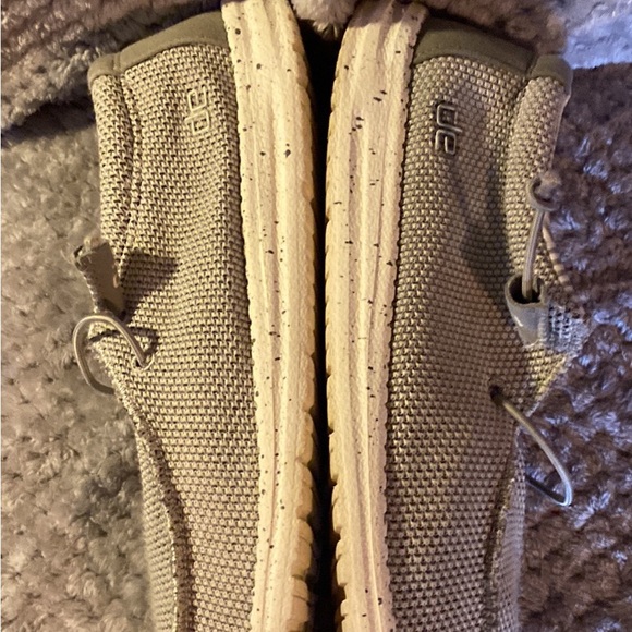 Men’s hey dudes size 10 $50 - Picture 3 of 5